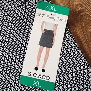 SC & CO Womens XL Geometric Print Skirt 19 Inch Length Tummy Control NEW